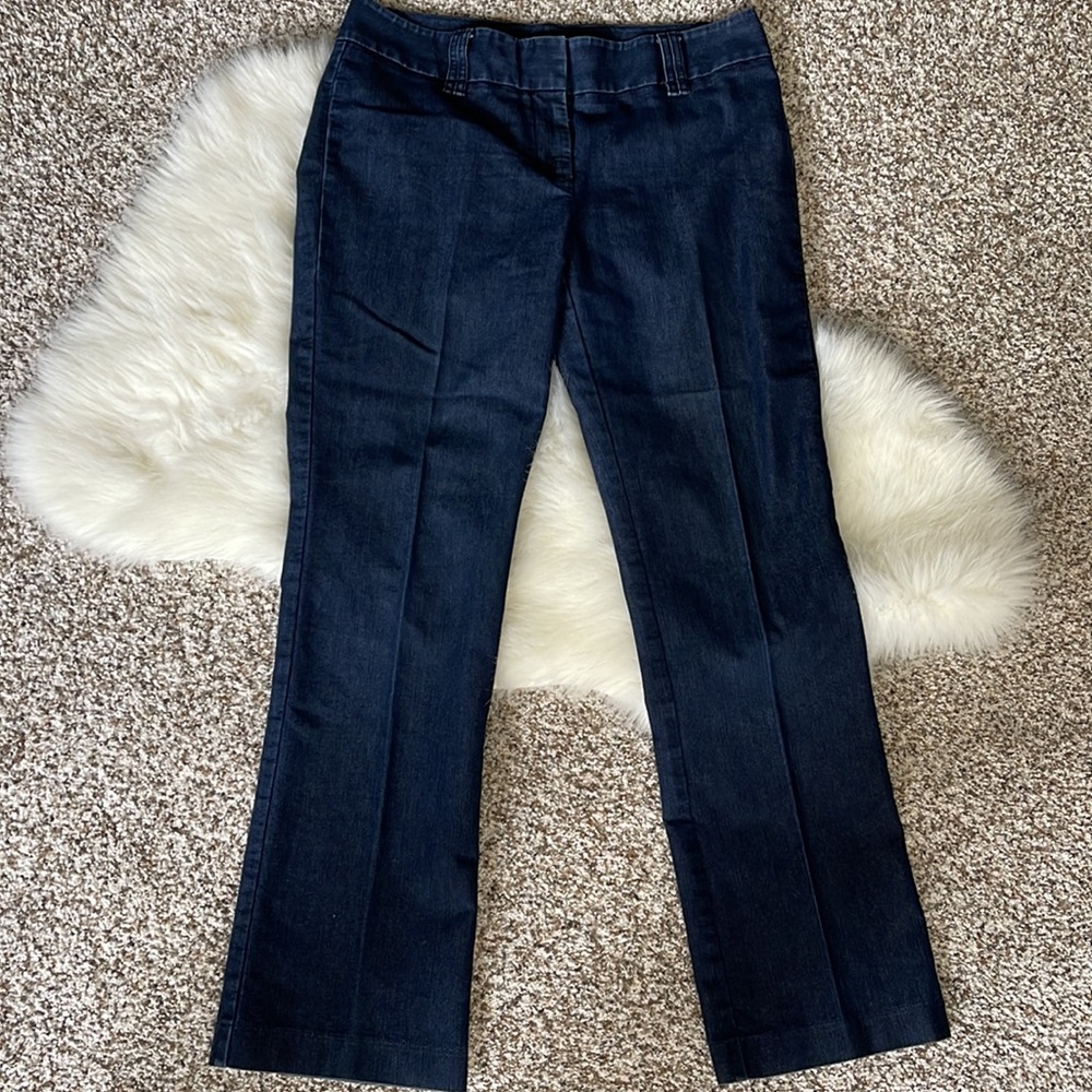Chaus  No Pockets Low Rise Creased  Dark Denim Straight Leg  Jeans  Size 6